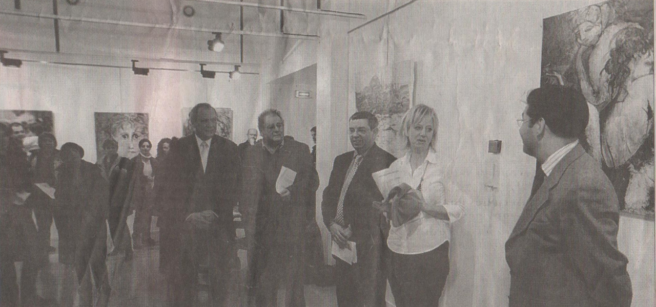 Des messages et des énigmes dans les toiles de Fabienne Schmitt